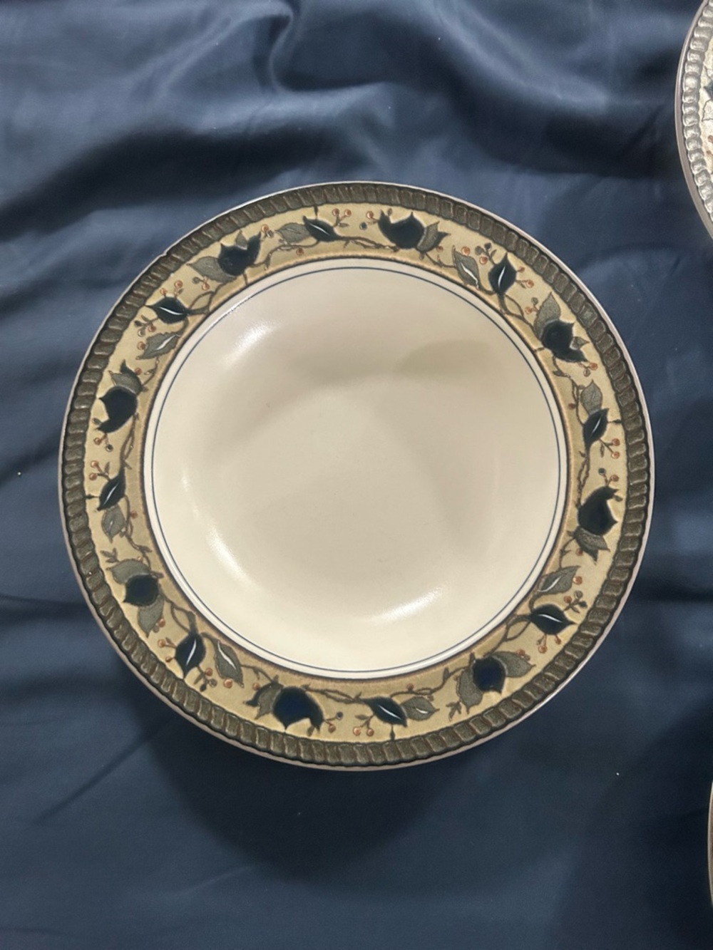 Set of 7 Mikasa Intaglio CAC01 ARABELLA Large Rim Soup Bowls  9.25"